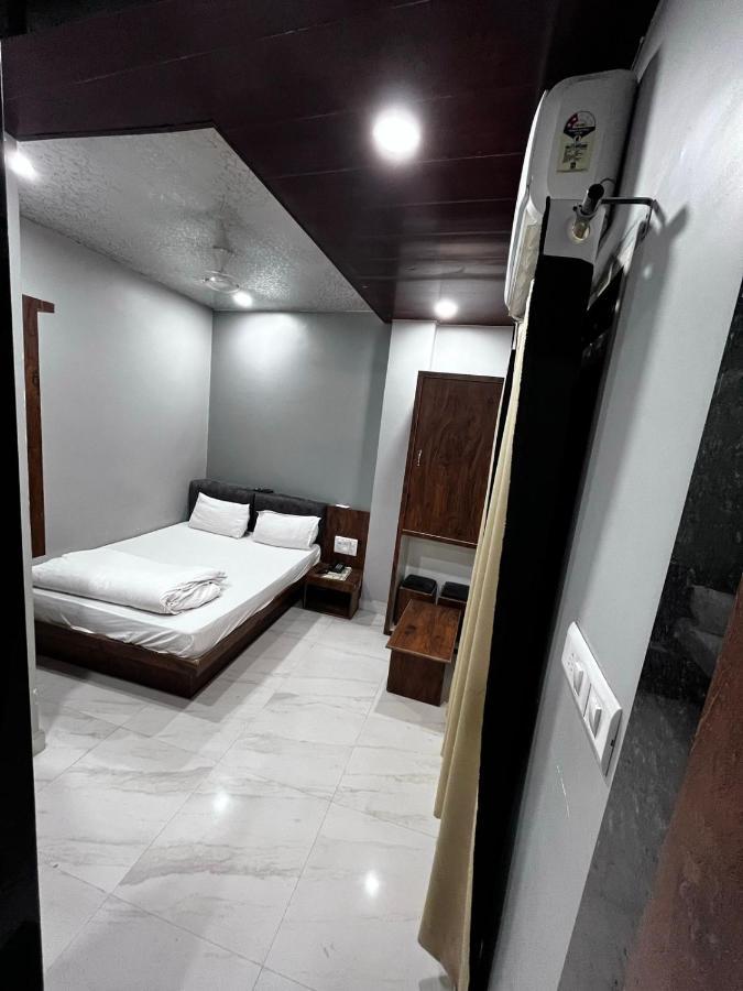 Hotel Shankar Ujjain Bagian luar foto