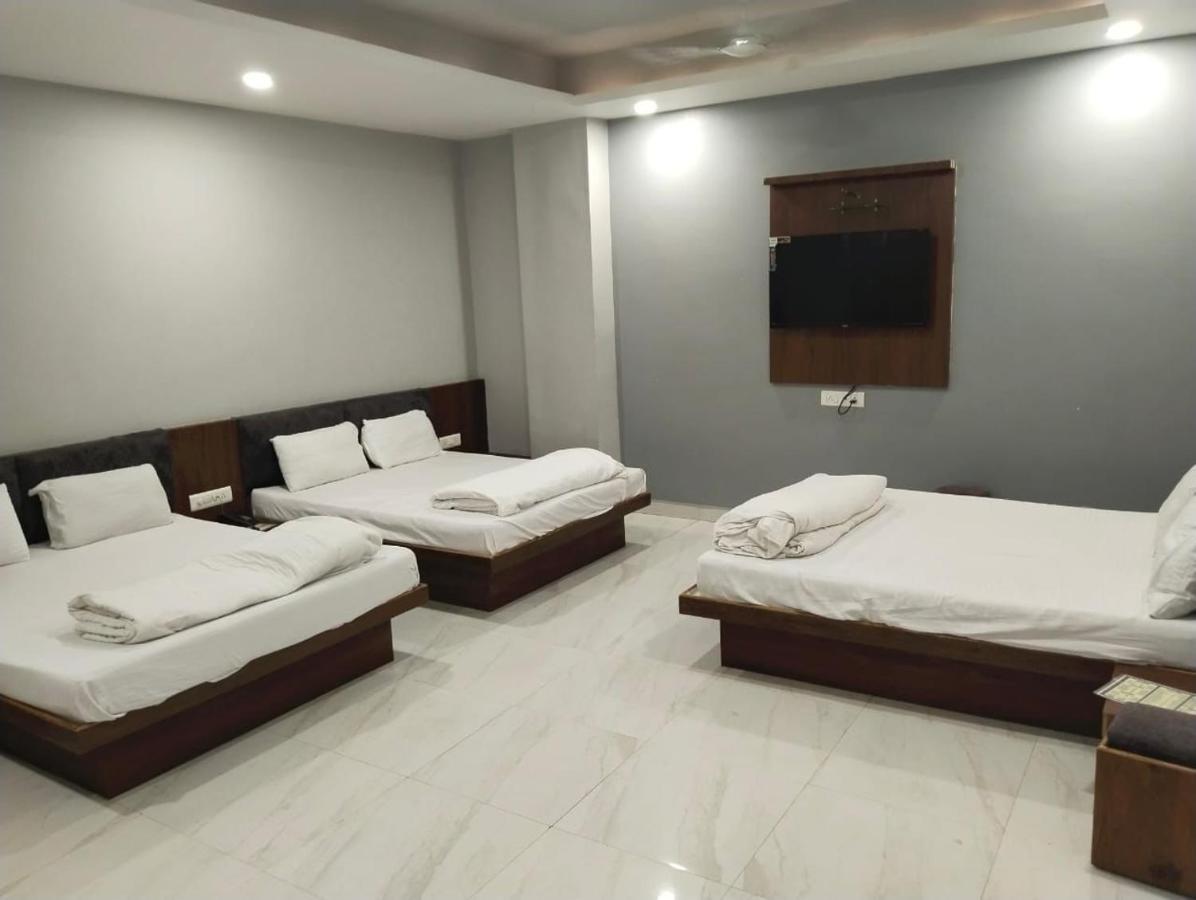 Hotel Shankar Ujjain Bagian luar foto